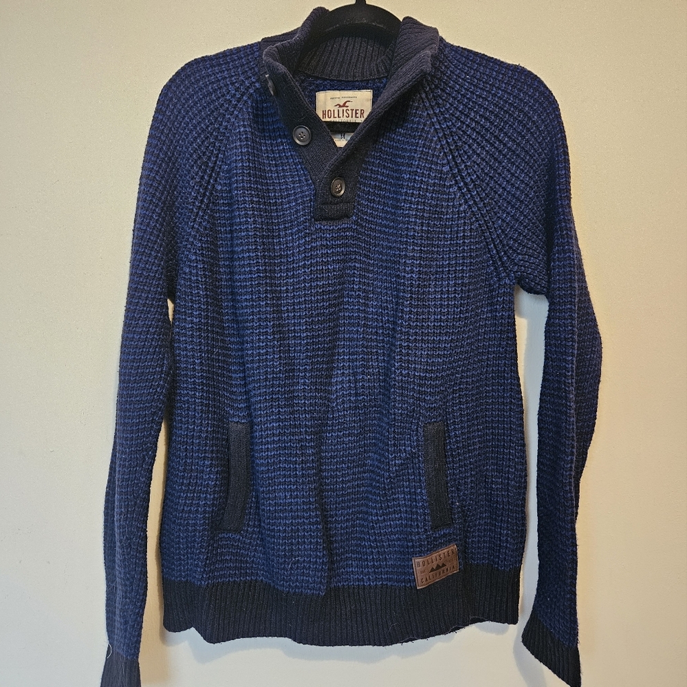 Men's Blue Sweater